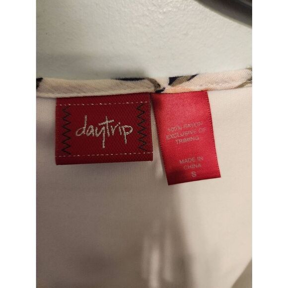 Daytrip Size S Chambray Cabernet Floral Hi- Low Wrap Dress - Picture 4 of 7